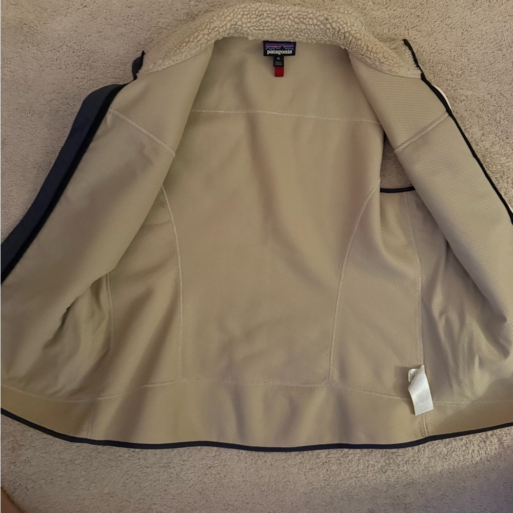 Patagonia Women's Classic Retro-X® Cream and Gray Fleece Vest - Picture 4 of 5
